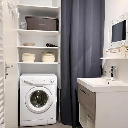 Regina - & Port De A Pied