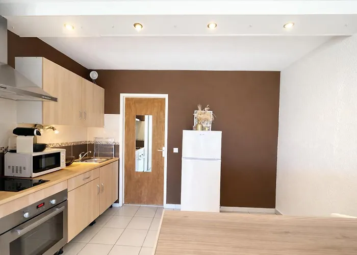 Regina - & Port De A Pied