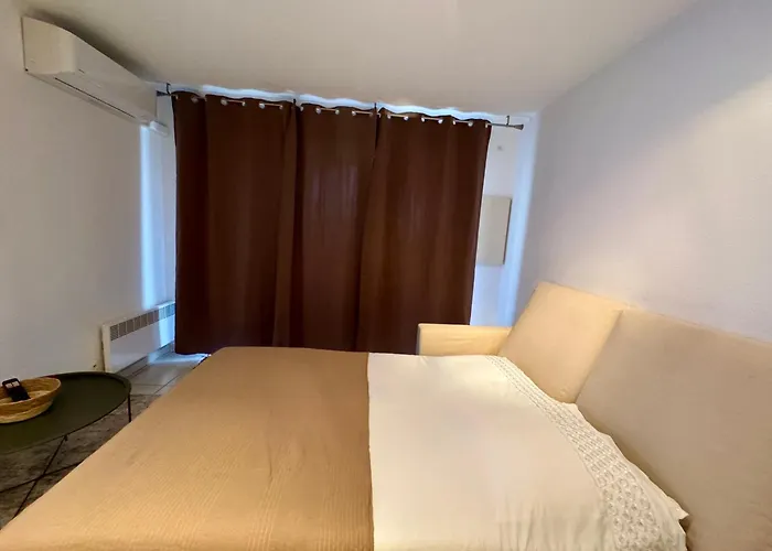 Regina - & Port De A Pied Calvi (Corsica)